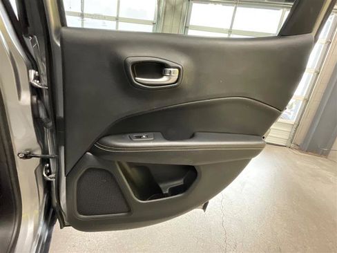 Used 2020 Jeep Compass Latitude image 21