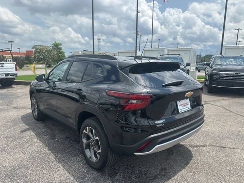 New 2026 Chevrolet Trax LT FWD image 5