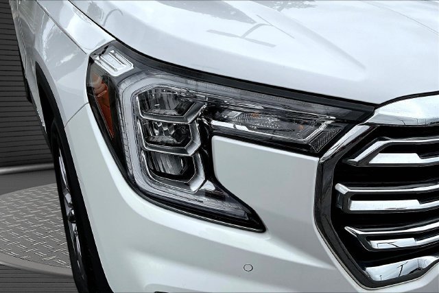 Used 2023 GMC Terrain SLT w/ Tech Package AWD/4WD image 32