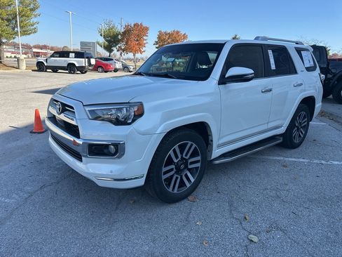 Used 2020 Toyota 4Runner Limited image 13