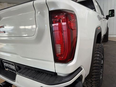 Used 2022 GMC Sierra 3500 AT4 w/ AT4 Preferred Package image 17