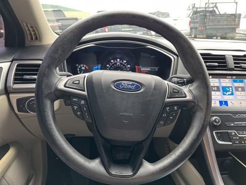 Used 2019 Ford Fusion SE FWD image 38