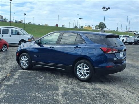 Used 2023 Chevrolet Equinox LS w/ LS Convenience Package image 12