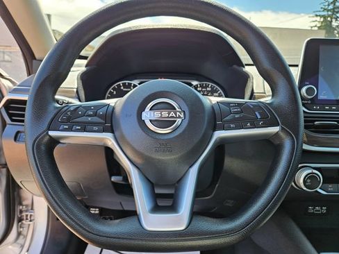 Used 2024 Nissan Altima 2.5 SV FWD image 28