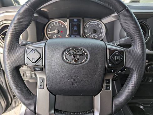 Used 2021 Toyota Tacoma Limited image 28