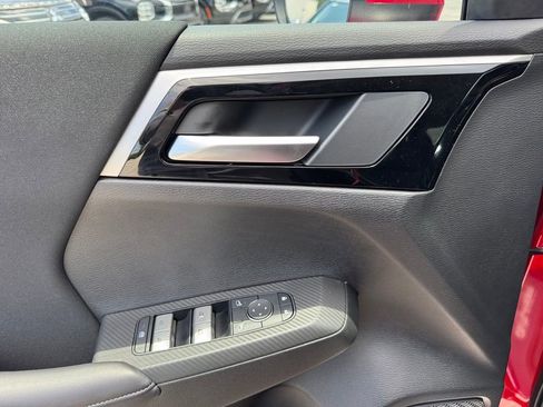 New 2025 Mitsubishi Outlander ES image 30