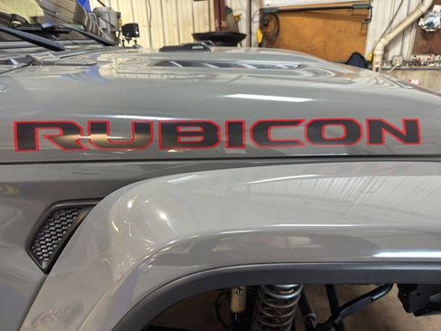 Used 2018 Jeep Wrangler Unlimited Rubicon image 9