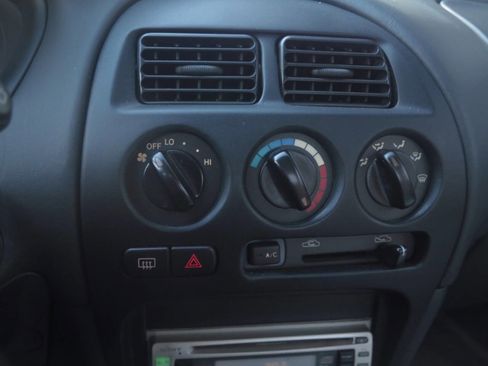 Used 1995 Geo Prizm LSi image 11