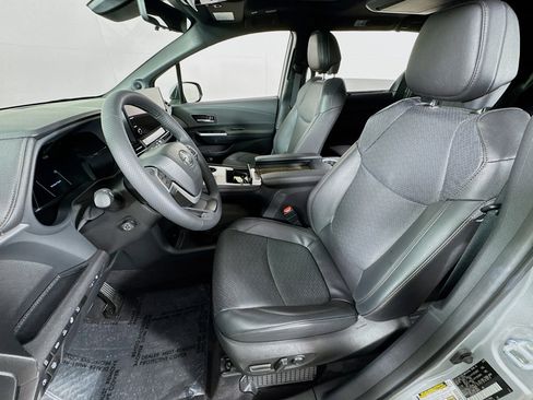 Certified 2025 Toyota Sienna Platinum AWD/4WD image 12