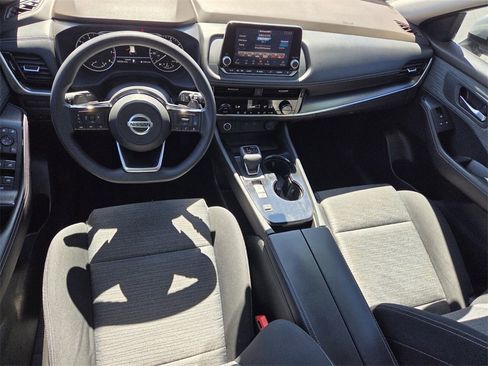 Used 2021 Nissan Rogue SV image 9