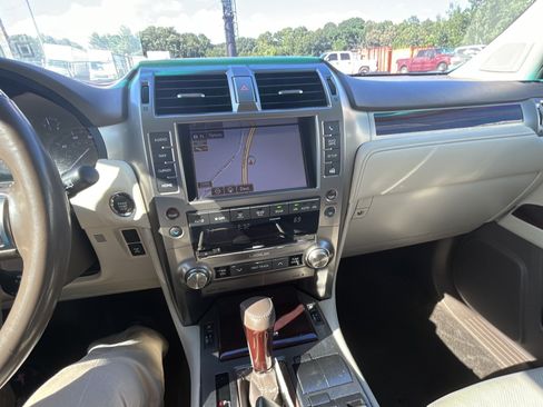 Used 2015 Lexus GX 460 w/ Premium Package AWD/4WD image 17