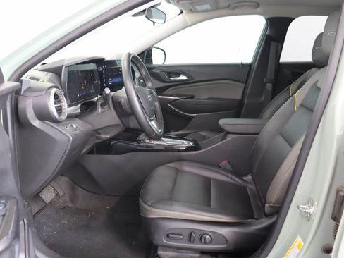 Used 2025 Chevrolet Trax ACTIV w/ Driver Confidence Package FWD image 8