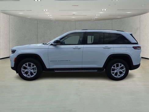 Used 2022 Jeep Grand Cherokee Limited w/ Luxury Tech Group II image 6