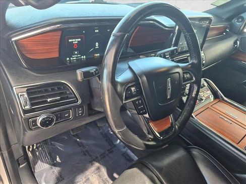 Used 2019 Lincoln Navigator Select AWD/4WD image 10