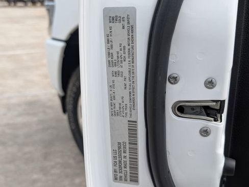 Used 2025 RAM 3500 Laramie AWD/4WD image 27