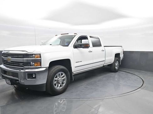 Used 2015 Chevrolet Silverado 3500 LTZ w/ Duramax Plus Package AWD/4WD image 4