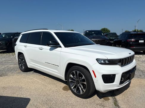 Used 2021 Jeep Grand Cherokee L Overland w/ Luxury Tech Group IV AWD/4WD image 4