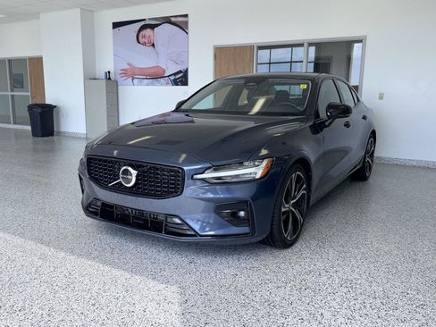 Used 2024 Volvo S60 B5 Core AWD/4WD image 3
