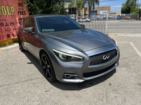 Used 2016 INFINITI Q50 3.0t Premium w/ 3.0T Premium Plus Package RWD image 3