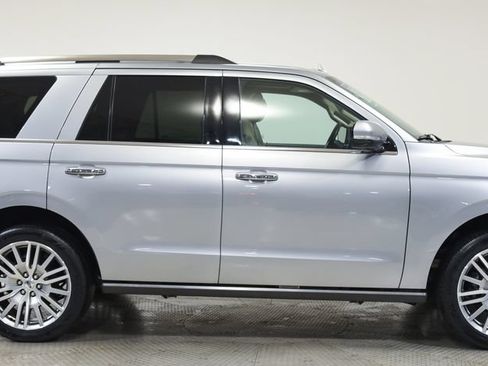 Used 2024 Ford Expedition Limited AWD/4WD image 11