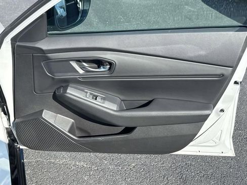 Used 2025 Honda Accord Sport image 6