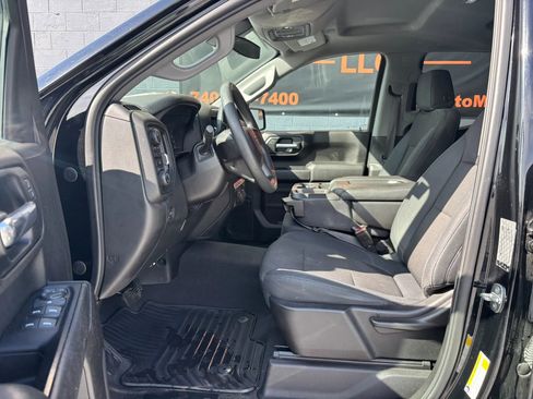 Used 2019 Chevrolet Silverado 1500 Custom Trail Boss w/ Custom Convenience Package AWD/4WD image 19