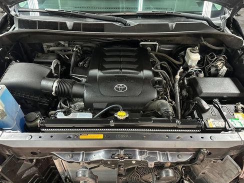 Used 2014 Toyota Sequoia Platinum w/ Preferred Accessory Package AWD/4WD image 41