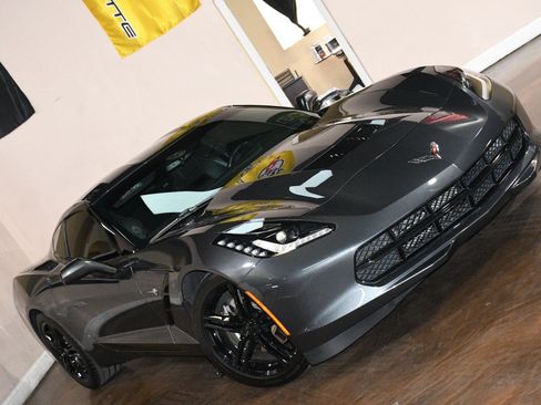 Used 2017 Chevrolet Corvette Stingray Coupe w/ 1LT RWD image 77