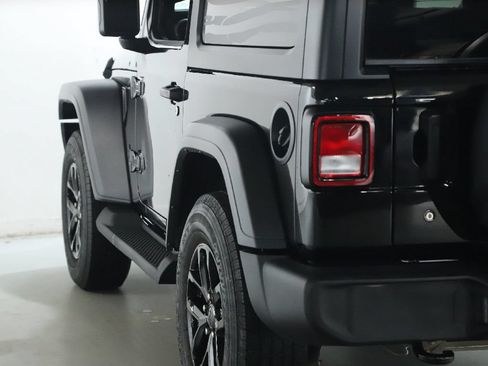 Used 2021 Jeep Wrangler Sport AWD/4WD image 39