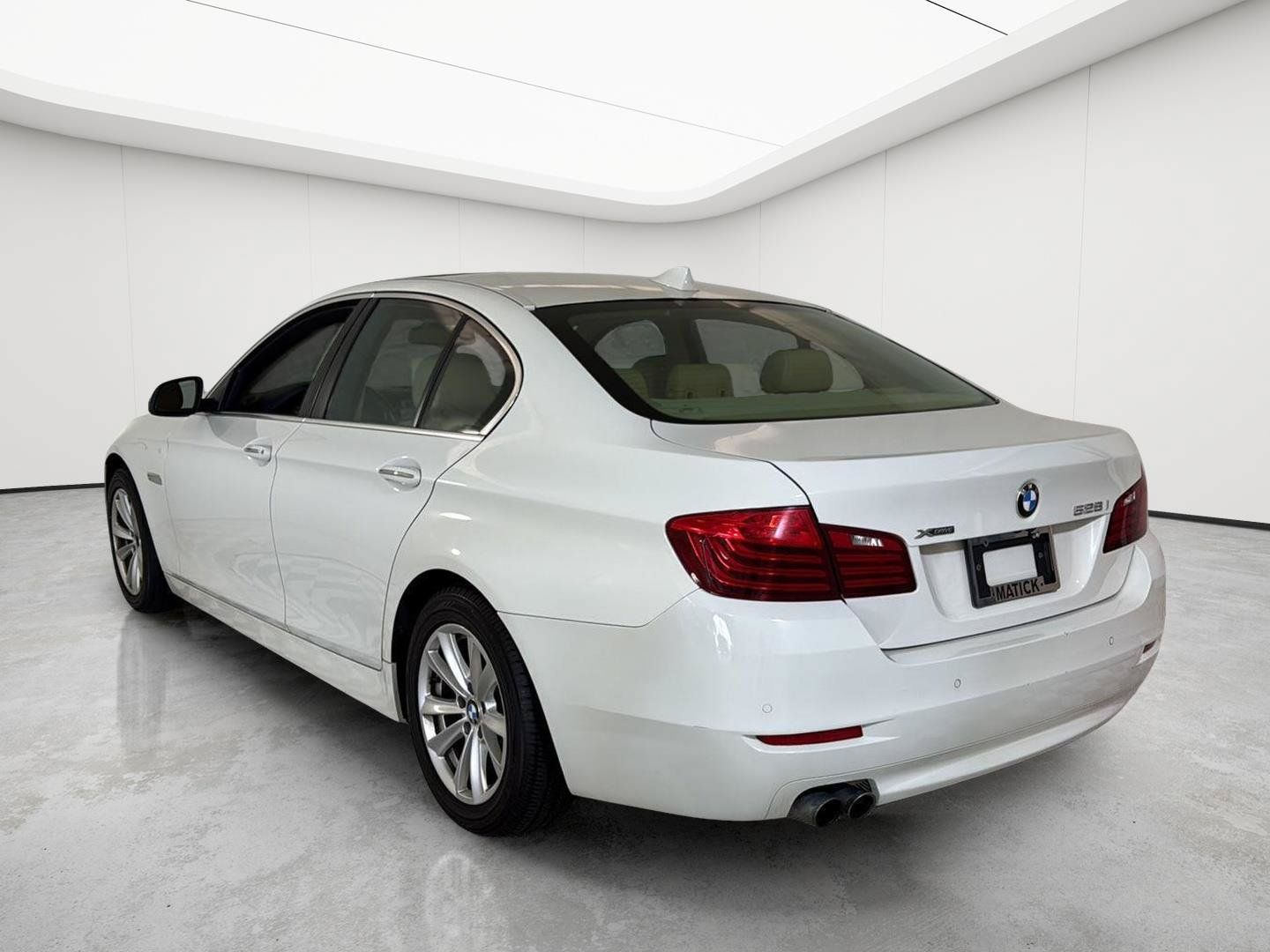 Used 2015 BMW 528i xDrive Sedan AWD/4WD image 25