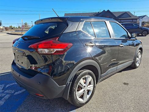Used 2020 Nissan Kicks S image 6