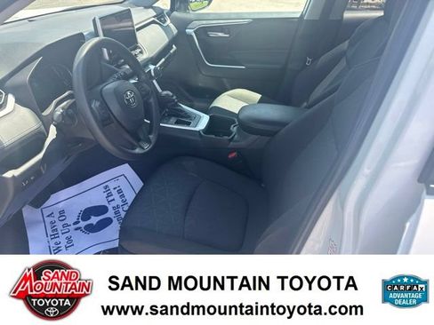 Used 2025 Toyota RAV4 XLE FWD image 11
