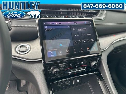 Used 2023 Jeep Grand Cherokee L Limited w/ Luxury Tech Group II AWD/4WD image 24
