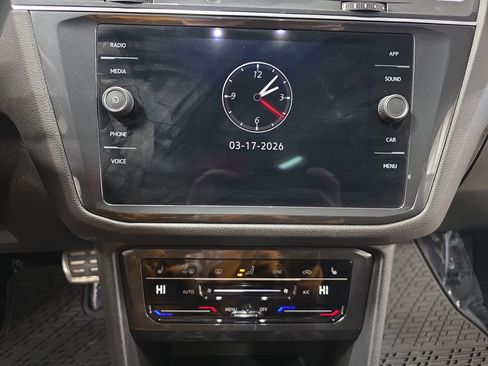 Used 2022 Volkswagen Tiguan SE R-Line AWD/4WD image 20
