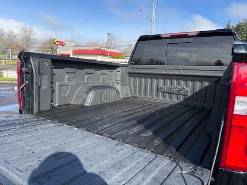 Used 2019 Chevrolet Silverado 1500 High Country image 16