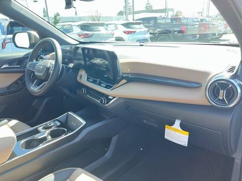 New 2026 Chevrolet Equinox ACTIV w/ Convenience Package III AWD/4WD image 23
