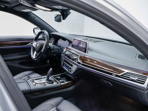 Used 2020 BMW ALPINA B7 xDrive w/ Luxury Rear Seating Package image 46