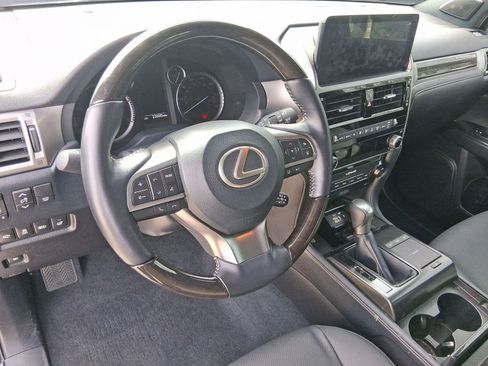 Used 2023 Lexus GX 460 Premium image 4