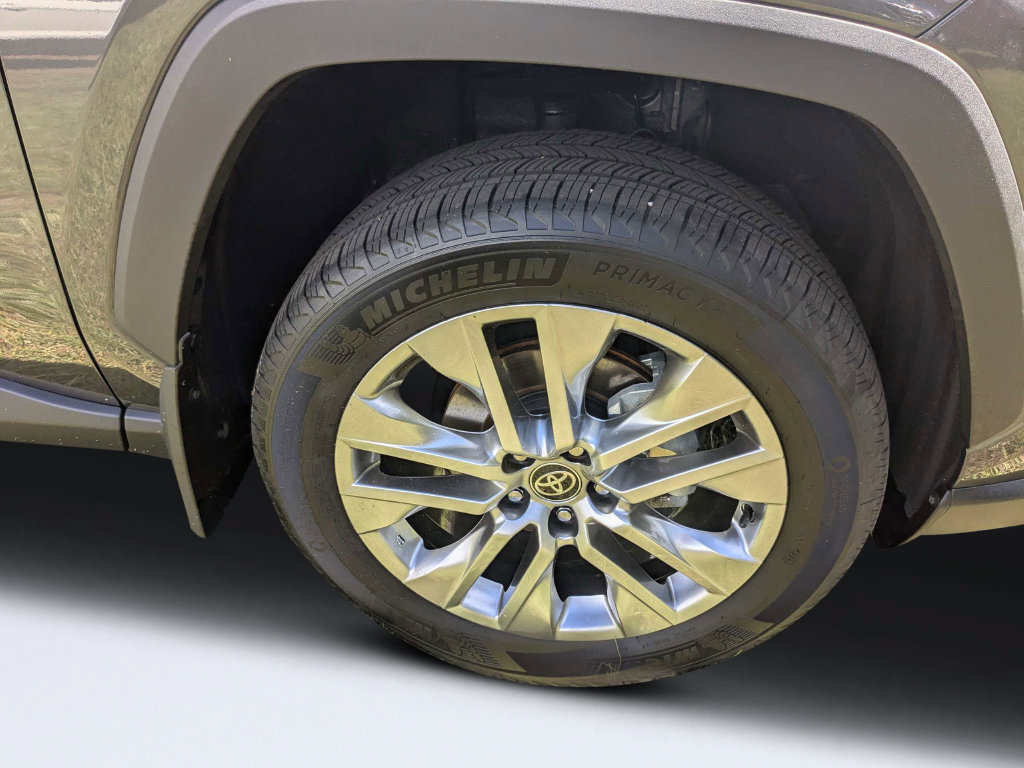 Used 2025 Toyota RAV4 XLE Premium FWD image 10