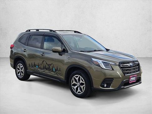 Used 2024 Subaru Forester Premium image 3