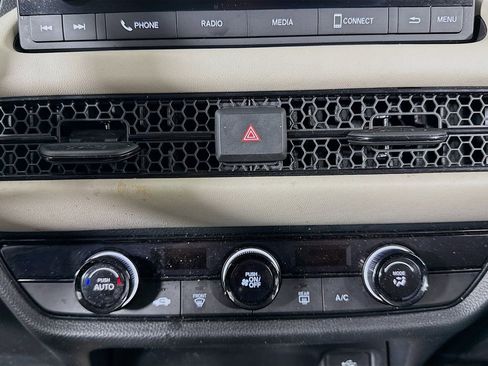 Certified 2023 Honda HR-V LX image 17