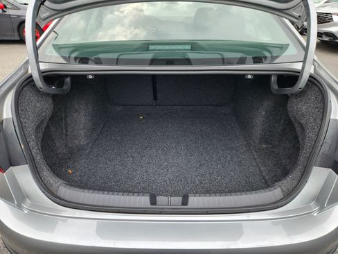 Certified 2024 Volkswagen Jetta SE w/ Black Wheel Package FWD image 17