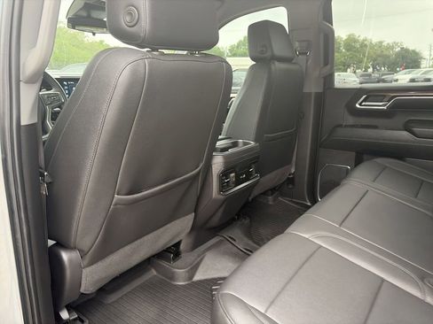 Used 2024 Chevrolet Silverado 1500 LT Trail Boss w/ Convenience Package II AWD/4WD image 32
