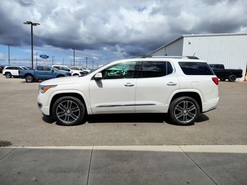 Used 2017 GMC Acadia Denali w/ Technology Package AWD/4WD image 4