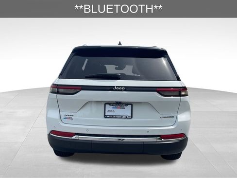 Used 2023 Jeep Grand Cherokee Laredo X AWD/4WD image 7