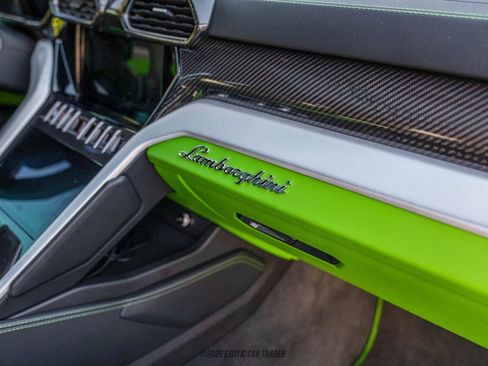 Used 2021 Lamborghini Urus image 44