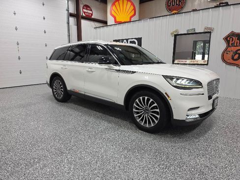 Used 2020 Lincoln Aviator Reserve w/ Equipment Group 201A RWD image 4