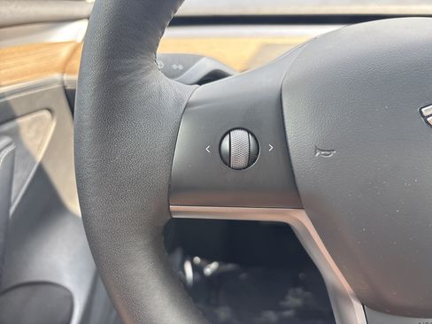Used 2023 Tesla Model 3 Standard Range RWD image 26