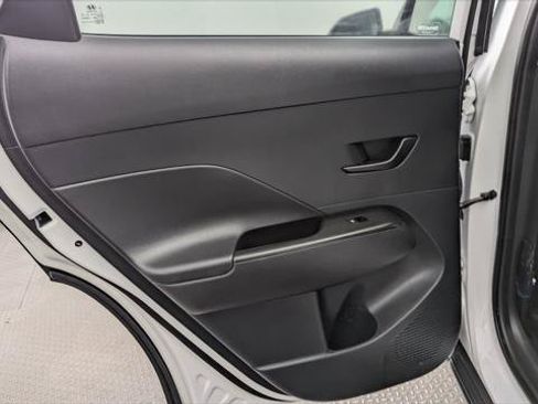 Used 2025 Hyundai Kona SEL FWD image 16