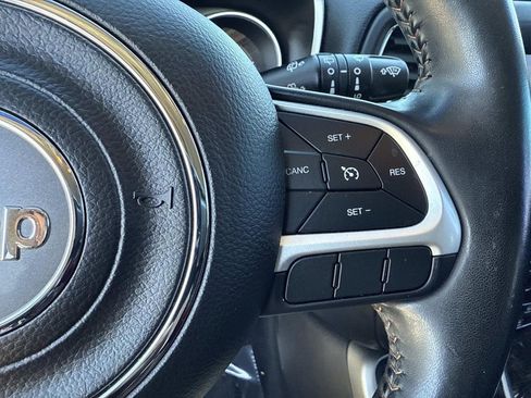 Used 2020 Jeep Compass Latitude image 34